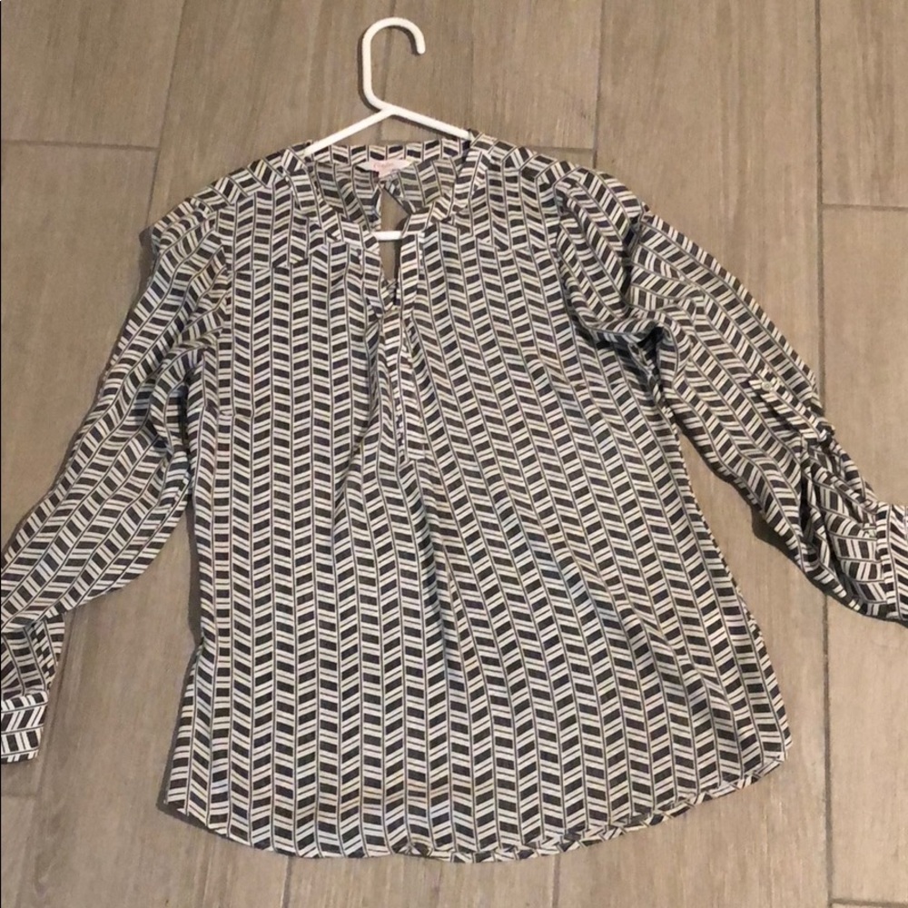 Cute work blouse!